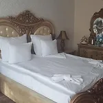 Elit Palace And Hotel