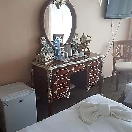 Elit Palace And Hotel 4*